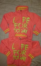 Zwillinge  2 süße Jacken