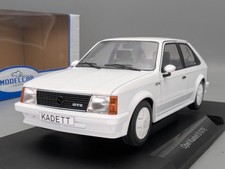 Modellautos 1:18 MCG Modelcar
