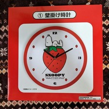 Sanrio Snoopy Wanduhr Erdbeer
