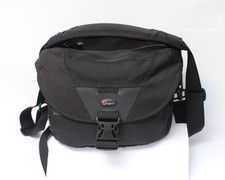 Lowepro Stealth Reporter D100