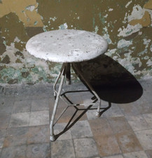 Antiker Industrial Drehhocker