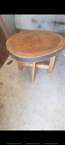 Baumstamm tisch mit schmiede - mit,