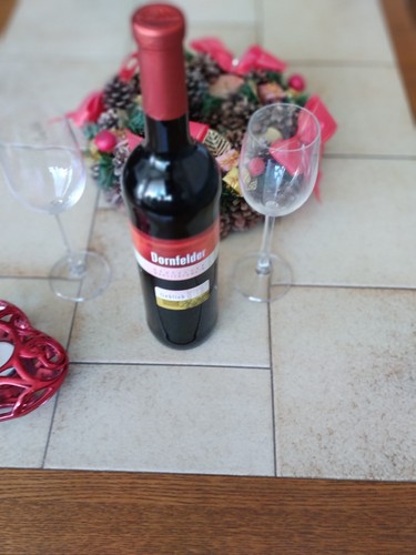 Flasche wein dornfelder - wein, 2011