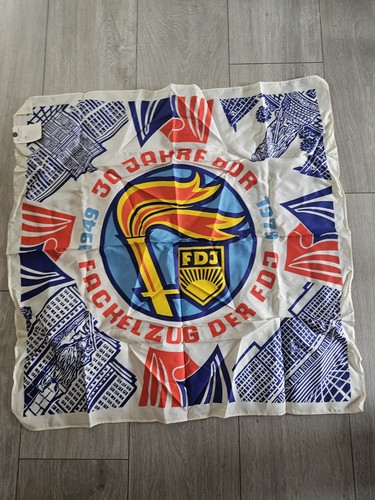 Fdj fackelzug flagge - fdj, jahre