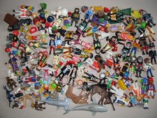Konvolut Playmobil viele verschiedene Figuren / Tiere und viel  Zubehör  usw.