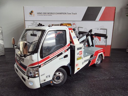 Hino 300 truck - 1:18,