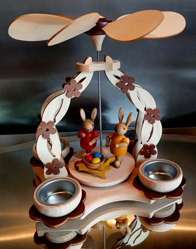 Ostern pyramide osterhasen - pyramide,