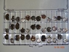 Konvolut Damenuhrwerke mit Zifferblatt und Zeigern, 36 Stück