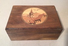 antike HOLZSCHATULLE mit