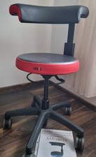 Herso Erzieherstuhl – Kaju.curv 2.0 rot/schwarz max 120kg