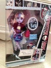 Monster High Puppe Abbey Bominable “Picture Day Fototag” 2012 NEU und OVP