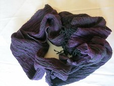 Schal: lila/grau Muster,schwarze Fransen,ca.180Länge,Breite 33bis 38cm