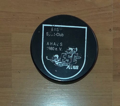 Eishockey puck eis - eishockey-puck:, eis-sport-club