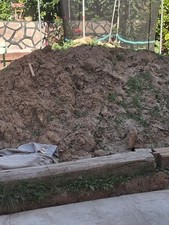 Muttererde aus unserem Garten ......................