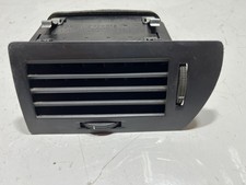 Dashboard air vent right side