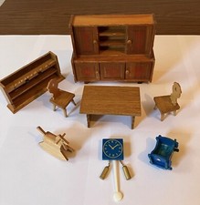 Konvolut Puppen-Haus-Möbel