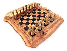 Schachspiel rustikal aus