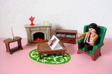 Playmobil Kamin-Zimmer Figur Sessel Kommode Tisch Zeitung Kerze Modernes Wohnen
