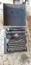 Reiseschreibmaschine der Firma Triumph Norm 6 mit Koffer.