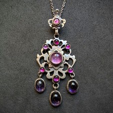 Neorenaissance Anhänger