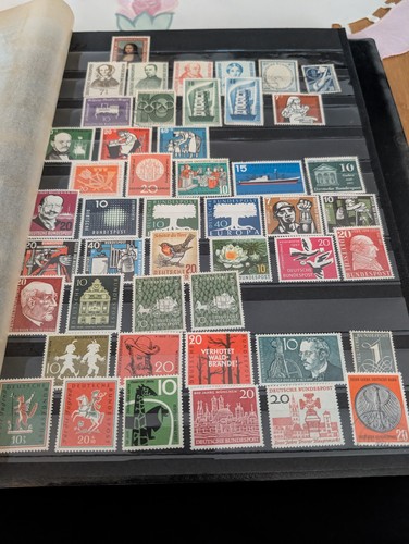 Briefmarken konvolut über 100 - über,