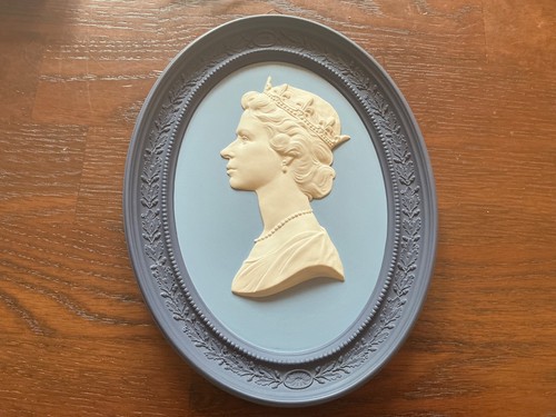 Wedgewood jasperware queens - wedgewood,