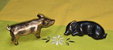 2 Schweinchen Bronze Figuren Mechthild Born-ca.1980 (Monogr. MB 15u.18/299) TOP