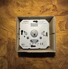 GIRA 117700 Universal-Dimmer