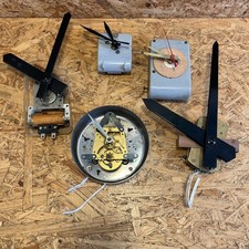 5 alte Uhrwerke Nebenuhr