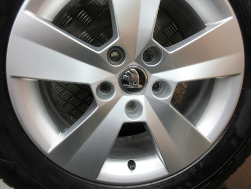 215 r16 - 215/60,