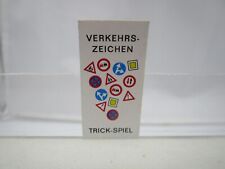 MS: Spielzeug   VERKEHRSZEICHEN TRICKSPIEL   AM BLOCK