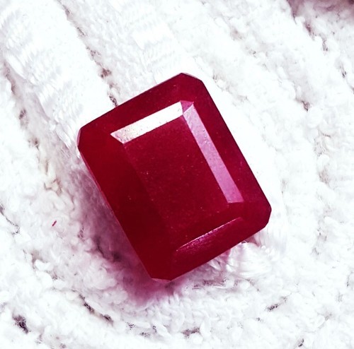 Natürlich roter beryll - natürlich,