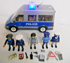 Polizei Mannschaftswagen