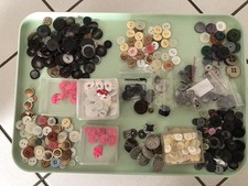 ca. 200 plus Knöpfe alle Farben und Größen Konvolut Basteln Puppenknöpfe Kinder