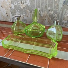 Art Deco Uranglas Frisierset 30er Glas Flakons Jugendstil Uran Bauhaus ~1920