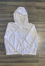 Weiße Under Amour, Wind