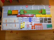 Siku  3713  Mercedes  Benz  2232  LKW  mit  Großparkplatz  Komplett.