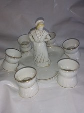 Porzellan Vintage 6 Eierbecher- Serviertablett MIT DAME antik weiß Frankreich