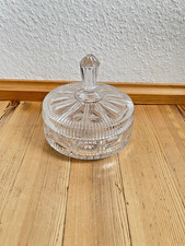 Schale aus Glas mit Deckel