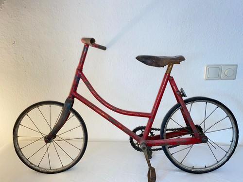 Altes antikes kinderfahrrad - altes, /