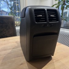 VW Golf 5  Mittelarmlehne Stoff Original komplett mit Becherhalter Sauber 