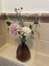 Gesteck mit Kunstblumen in einer Glasvase Tisch Deko Flieder Lila Weiß Grün