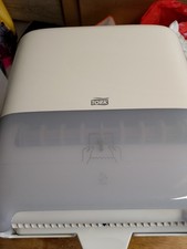 Tork Matic H1 Rollenhandtücher Weiß 551000 Handtuchspender Elevation