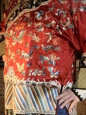 auth. histor. China Seiden Jacke „Kimono“ undatiert ~1955 Naturmotiv Stickerein