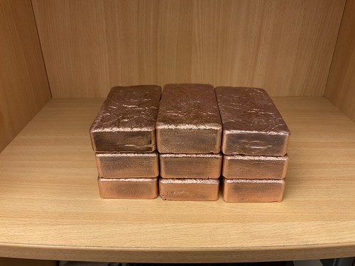 Handgegossene kupferbarren aus - kupferbarren,
