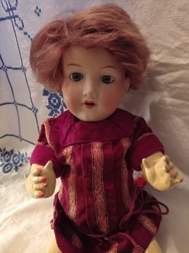 Wunderschöne alte puppe - alte,