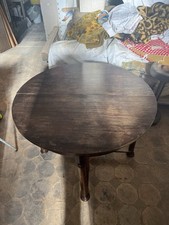 großer antiker Esstisch