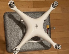 Dji Phantom 4 mit Fernbedienung