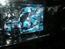 1:43 Ixo / Altaya Truck Freightliner Cascadia 2018 " AIRBRUSH" in VP