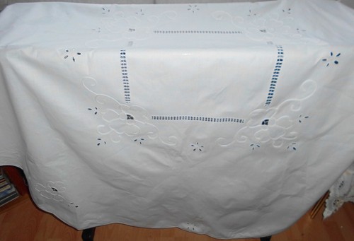 Tischdecke oval weiß